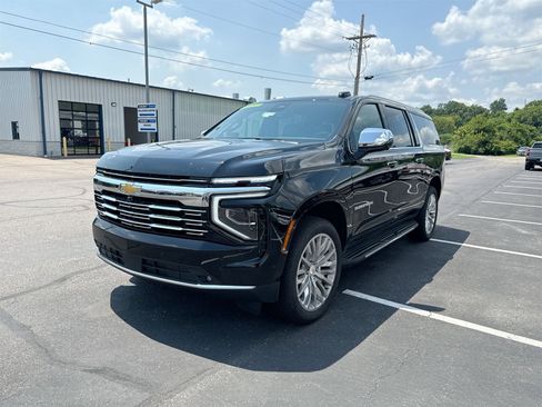 New 2025 Chevrolet Suburban Premier w/ Sun And Tow Package image 4