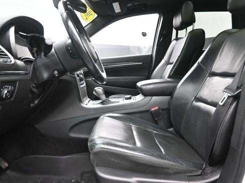 Used 2018 Jeep Grand Cherokee Limited w/ Luxury Group II AWD/4WD image 16