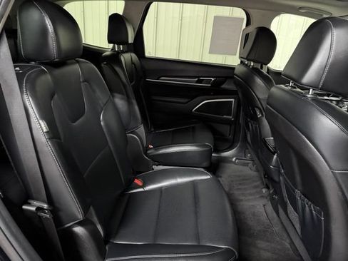 Used 2025 Kia Telluride S FWD image 27