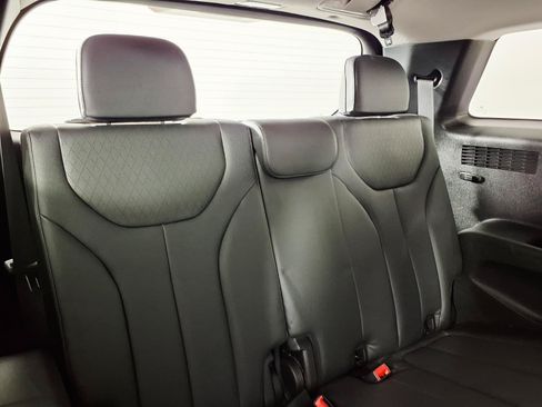 Used 2022 Hyundai Palisade SEL w/ Premium Package FWD image 13