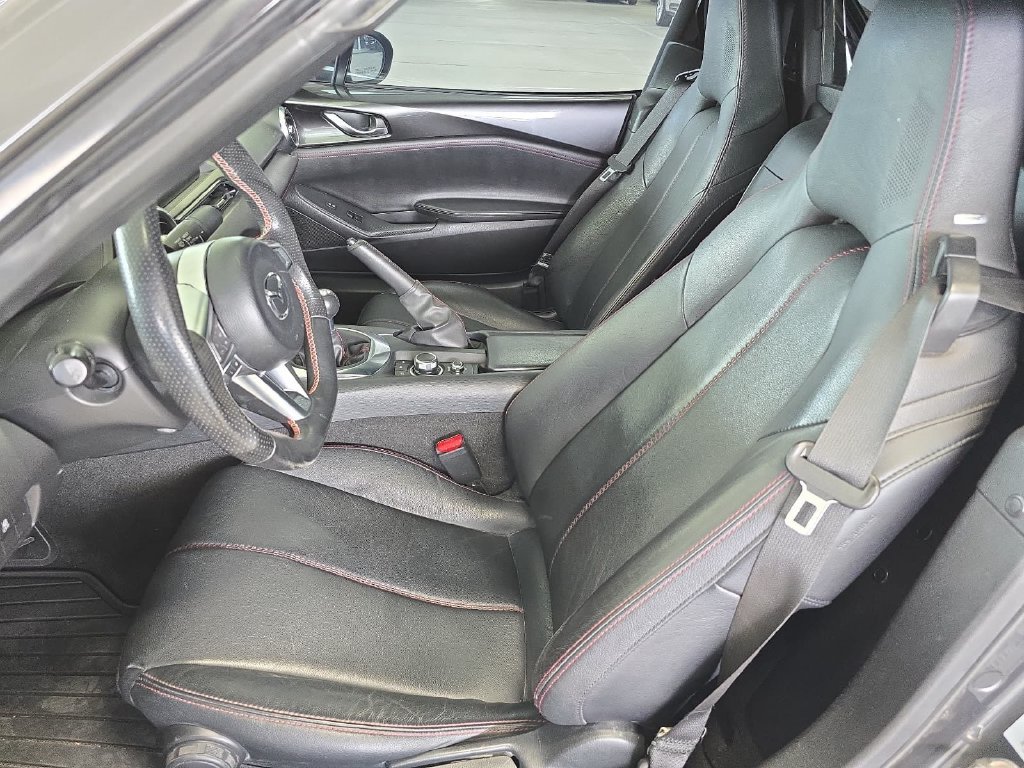 Used 2019 MAZDA MX-5 Miata RF Grand Touring w/ GT-S Package RWD image 5