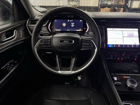 Used 2023 Jeep Grand Cherokee L Limited image 29