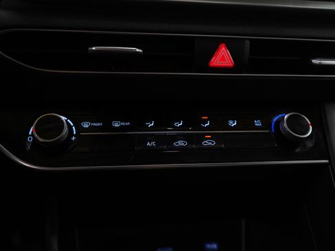 Used 2023 Hyundai Sonata SE w/ Preferred Accessory Package image 21