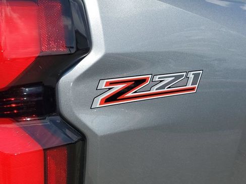Used 2023 Chevrolet Colorado Z71 w/ Z71 Convenience Package 2 AWD/4WD image 7