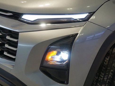 Certified 2025 Chevrolet Equinox LT image 30