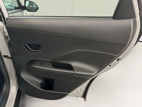 Used 2025 Hyundai Kona SEL image 30