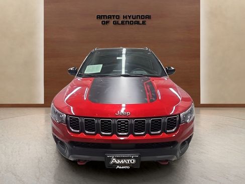 Used 2025 Jeep Compass Trailhawk AWD/4WD image 9