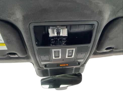 Used 2023 Land Rover Range Rover Evoque R-Dynamic SE AWD/4WD image 45