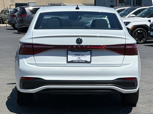 Used 2025 Volkswagen Jetta Sport FWD image 5