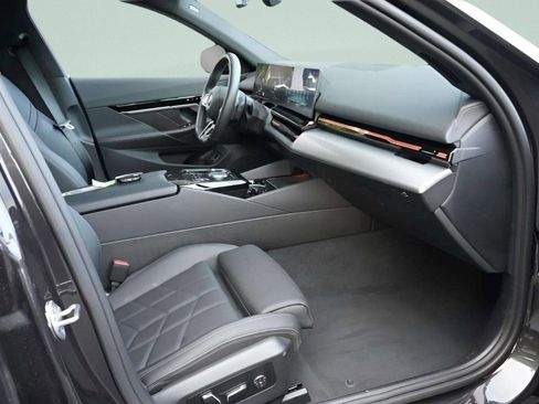 Used 2024 BMW 530i xDrive 530i xDrive image 53