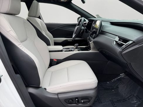 Used 2024 Lexus RX 350 Premium w/ Accessory Package (Z1) AWD/4WD image 9