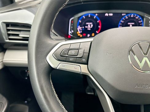 Used 2022 Volkswagen Taos SEL image 11