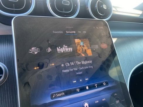 Used 2025 Mercedes-Benz GLC 350e GLC 350e image 17