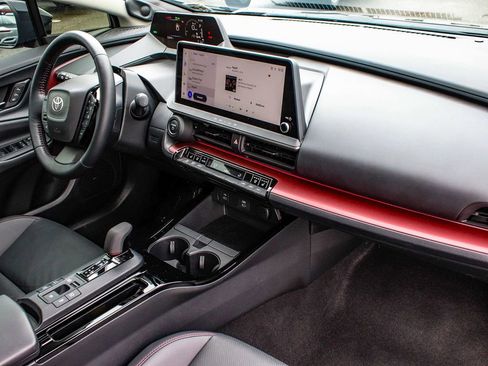 Used 2024 Toyota Prius Prime Premium image 39