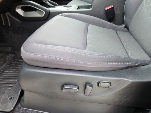 Used 2025 Nissan Frontier SV image 23