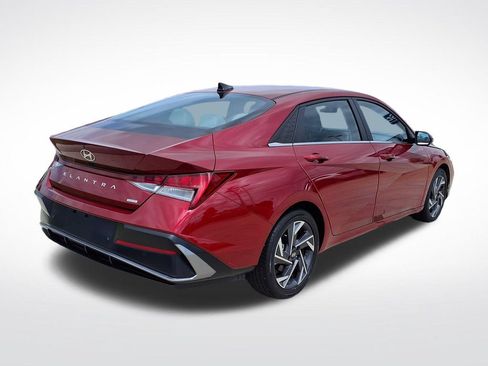 Used 2024 Hyundai Elantra Limited FWD image 6