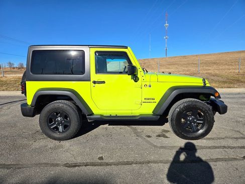 Used 2017 Jeep Wrangler Sport w/ Connectivity Group image 2