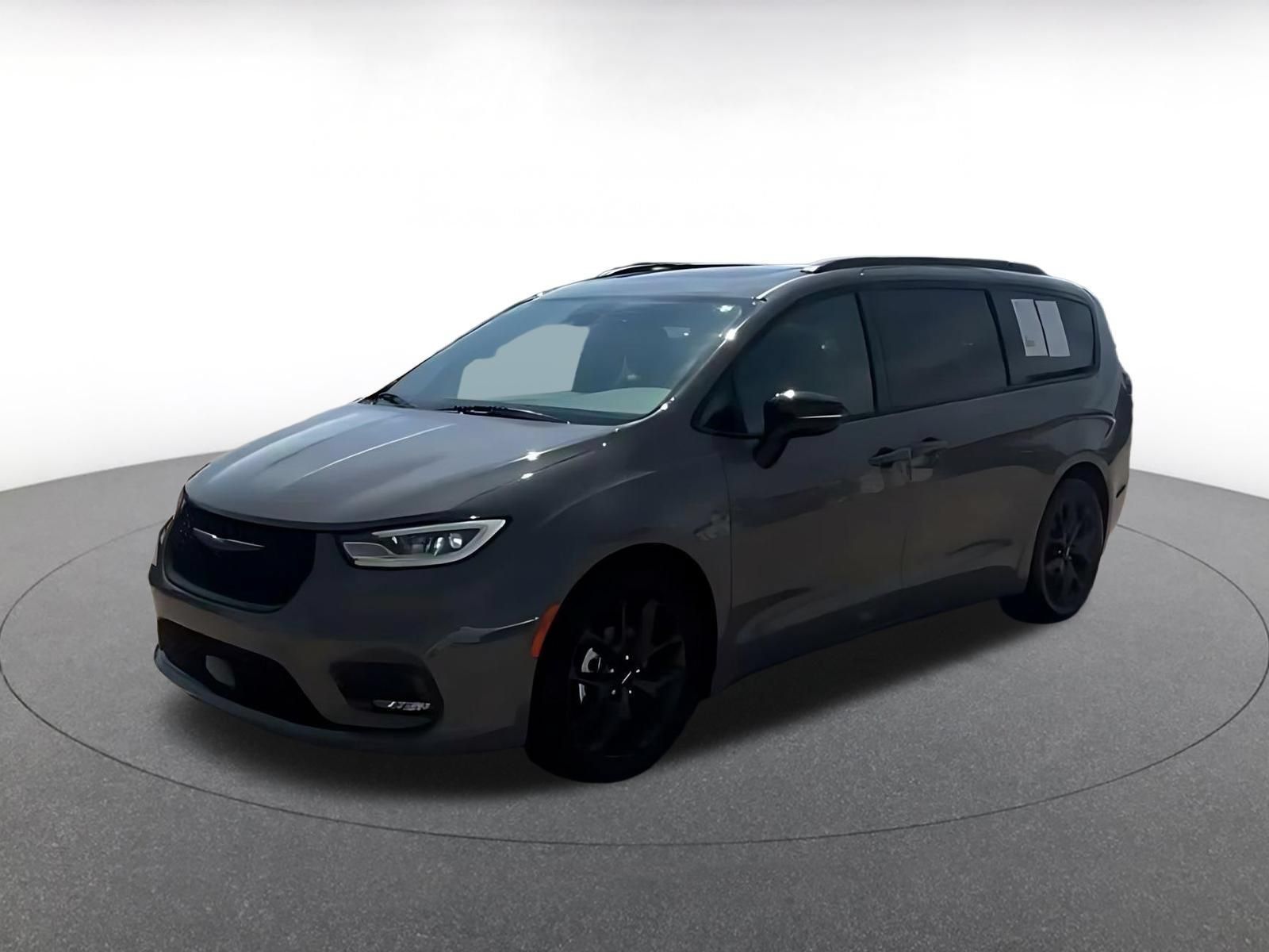 Used 2025 Chrysler Pacifica Limited FWD image 7