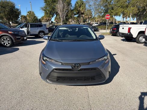 Used 2025 Toyota Corolla LE image 8
