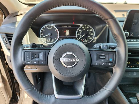 Certified 2023 Nissan Rogue SV w/ SV Premium B Package AWD/4WD image 9