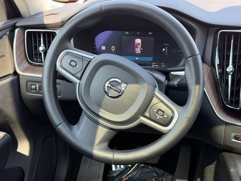 Used 2022 Volvo XC60 T8 Inscription Expression w/ Advanced Package image 13