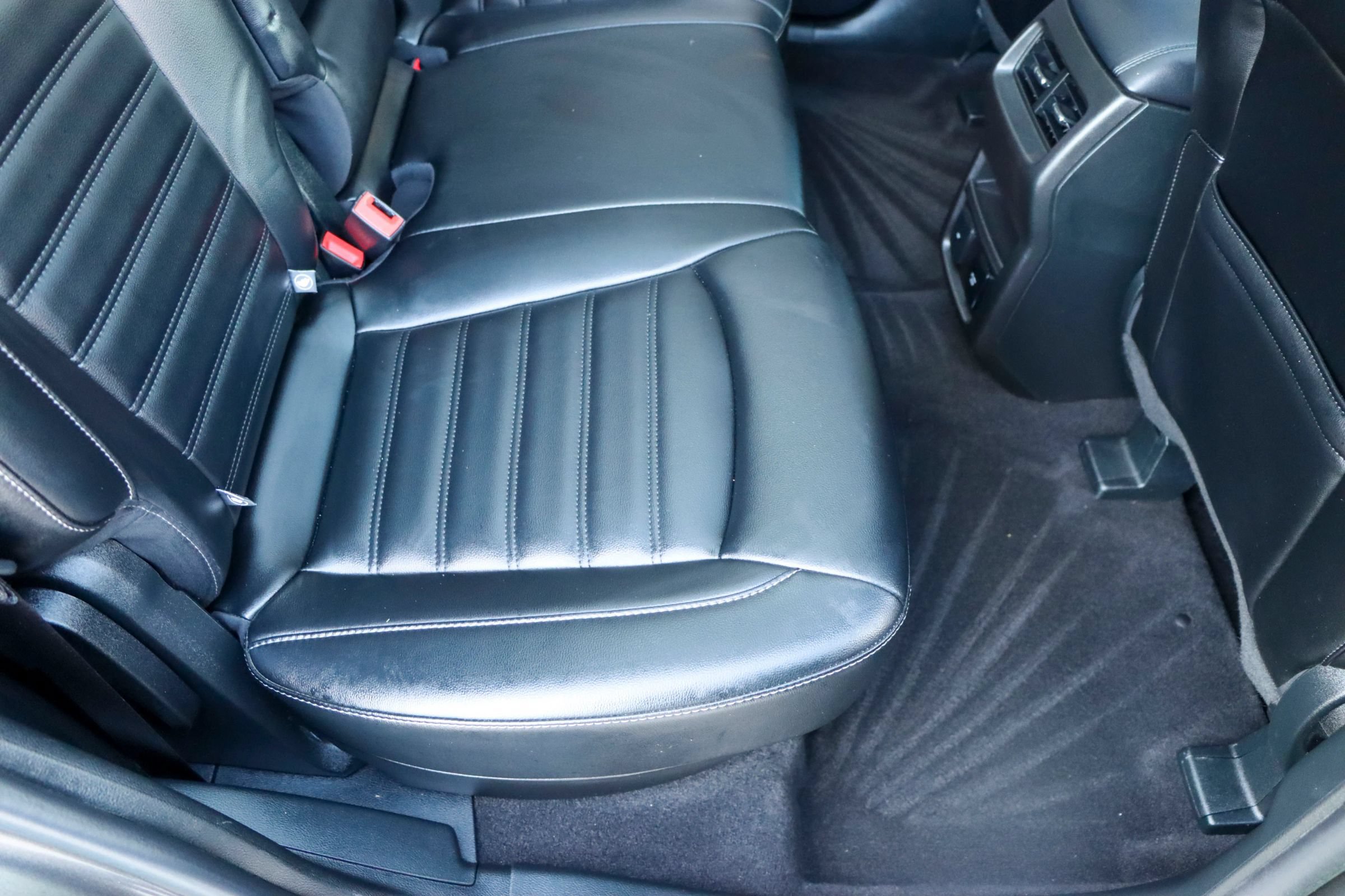 Used 2019 Ford Edge SEL w/ Equipment Group 201A FWD image 20