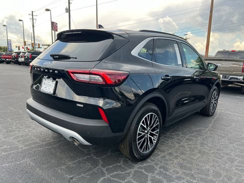 New 2026 Ford Escape SE w/ PHEV Premium Package FWD image 7