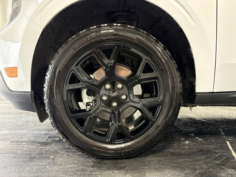 Used 2025 Ford Maverick XLT w/ XLT Luxury Package AWD/4WD image 6