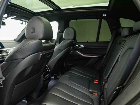 Used 2022 BMW X5 xDrive40i w/ M Sport Package AWD/4WD image 19