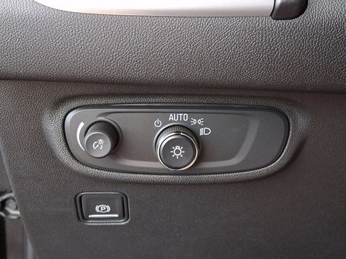 Certified 2022 GMC Terrain SLE w/ Driver Convenience Package FWD image 27