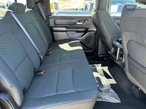 New 2026 RAM 1500 Express AWD/4WD image 18