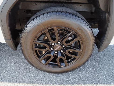 Certified 2023 GMC Sierra 1500 Elevation image 37