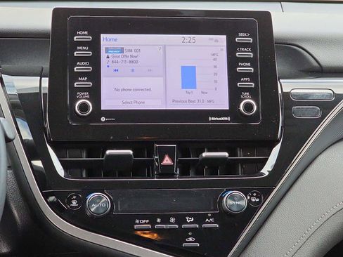 Used 2022 Toyota Camry SE image 20