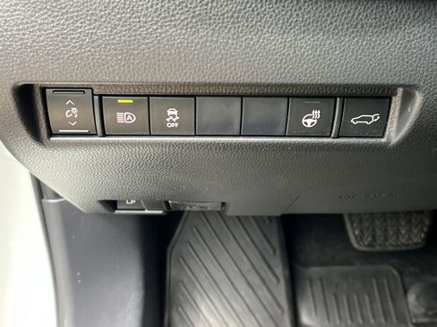 Used 2021 Toyota Venza XLE w/ Softex Package AWD/4WD image 28