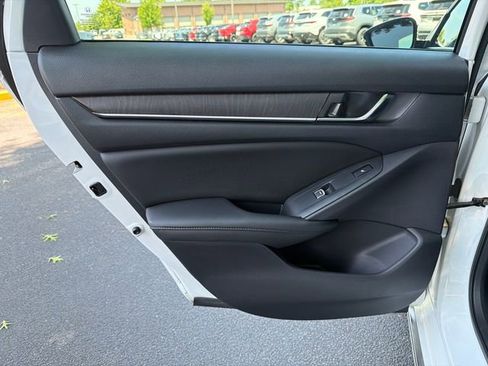 Used 2019 Honda Accord Touring image 21