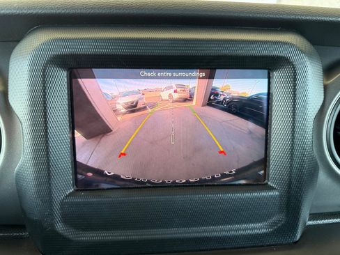 Used 2023 Jeep Wrangler Unlimited AWD/4WD image 13