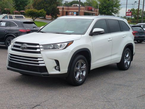 Used 2019 Toyota Highlander Limited Platinum FWD image 7
