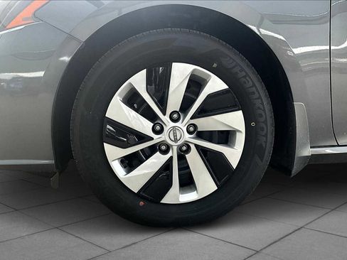 New 2025 Nissan Altima 2.5 S image 9