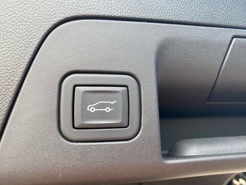 Used 2023 Buick Envision Avenir AWD/4WD image 39
