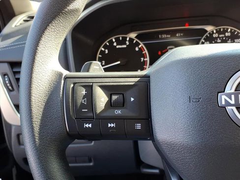 Used 2025 Nissan Rogue S image 14