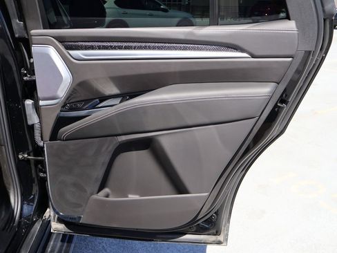 Used 2025 Cadillac Escalade V AWD/4WD image 20