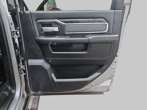 Used 2019 RAM 2500 Big Horn image 14