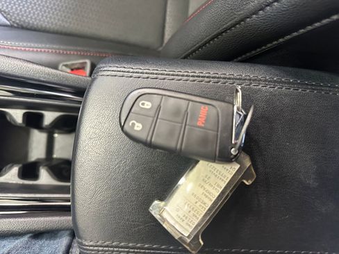 Used 2025 Jeep Compass Trailhawk image 22