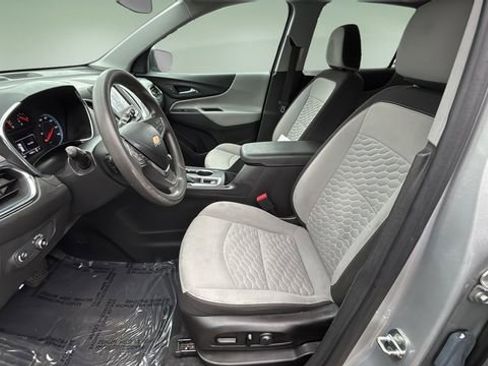 Used 2021 Chevrolet Equinox LS w/ LS Convenience Package image 18