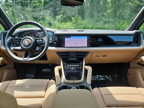 Certified 2026 Porsche Cayenne AWD/4WD image 9