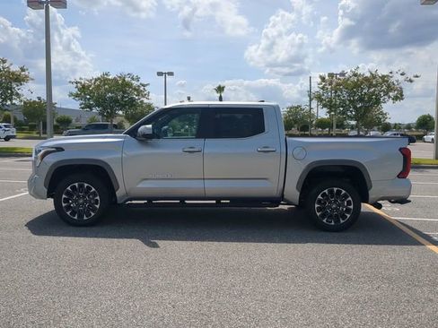 Used 2025 Toyota Tundra Limited AWD/4WD image 7