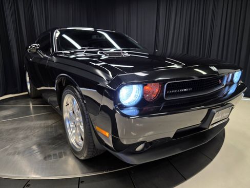 Used 2010 Dodge Challenger R/T RWD image 18