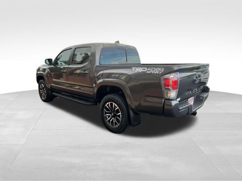 Used 2022 Toyota Tacoma TRD Sport AWD/4WD image 5