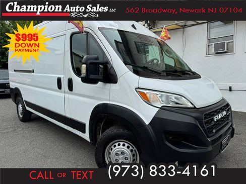 Used 2025 RAM ProMaster 2500 w/ Convenience Group FWD image 1
