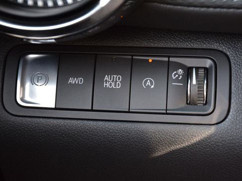 Used 2026 Chevrolet Equinox LT AWD/4WD image 27